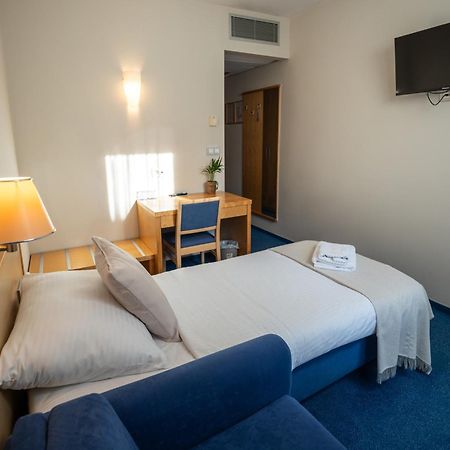 Hotel Jeruzalem 류토메르 외부 사진