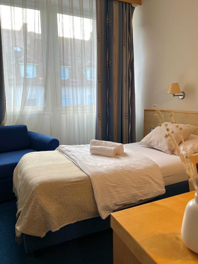 Hotel Jeruzalem 류토메르 외부 사진