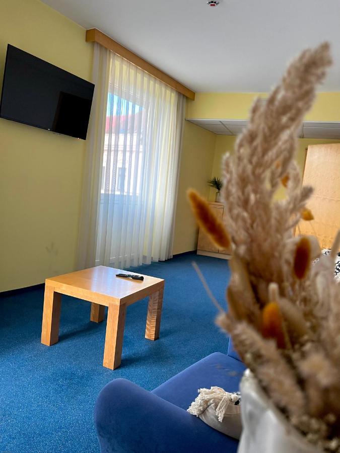 Hotel Jeruzalem 류토메르 외부 사진